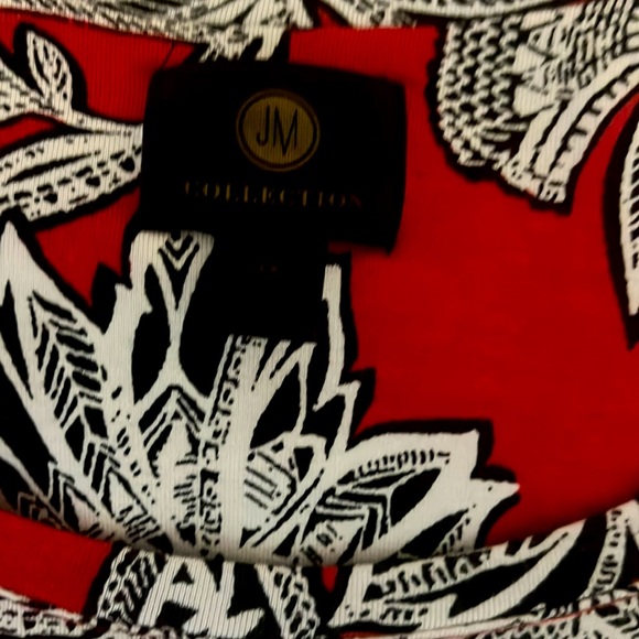 Short sleeved JM collection shirt. Red white and black leaves pattern - Picture 3 of 3